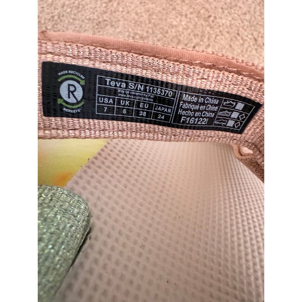 Teva Women's Sandals - Size 7 - Like New Condition - Picture 6 of 7